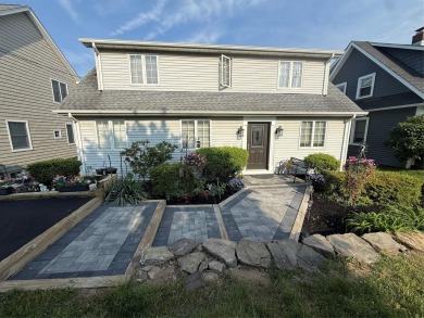 MOTIVATED SELLER, BRING ALL OFFERS: Location- location! Welcome on Crab Meadow Golf Course in New York - for sale on GolfHomes.com, golf home, golf lot