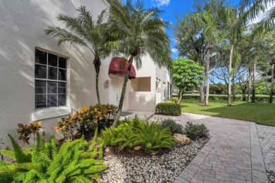 Fully renovated 3 bed/3 bath corner unit. Gorgeous wood on Polo Club of Boca Raton in Florida - for sale on GolfHomes.com, golf home, golf lot