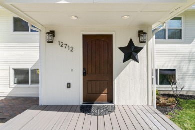 Rare find, tons of upgrades. Master bedroom/bathroom remodeled on Falcon Crest Golf Club in Idaho - for sale on GolfHomes.com, golf home, golf lot