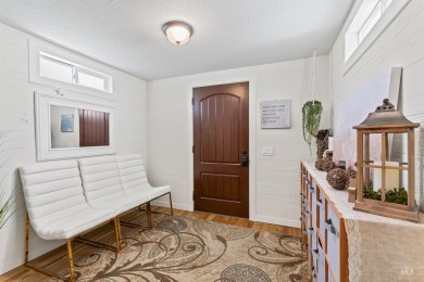 Rare find, tons of upgrades. Master bedroom/bathroom remodeled on Falcon Crest Golf Club in Idaho - for sale on GolfHomes.com, golf home, golf lot