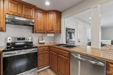 Rare find, tons of upgrades. Master bedroom/bathroom remodeled on Falcon Crest Golf Club in Idaho - for sale on GolfHomes.com, golf home, golf lot