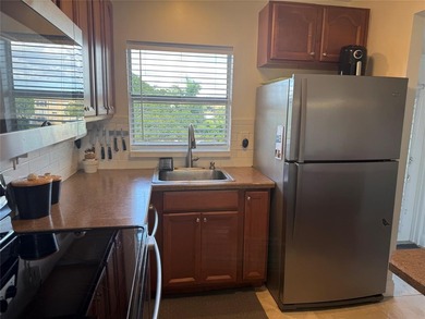 Very beautiful one bedroom, one bath in sunrise Lakes phase III on Sunrise Lakes Phase III in Florida - for sale on GolfHomes.com, golf home, golf lot