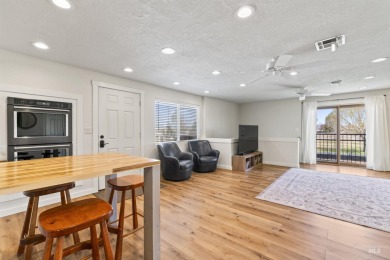 Rare find, tons of upgrades. Master bedroom/bathroom remodeled on Falcon Crest Golf Club in Idaho - for sale on GolfHomes.com, golf home, golf lot