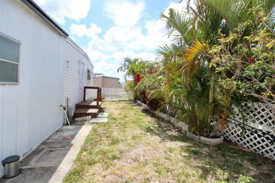 **GOLDEN GATE'S BOLD AND BEAUTIFUL!** Magnificent 2 bedroom, 2 on Mainlands Golf Club in Florida - for sale on GolfHomes.com, golf home, golf lot