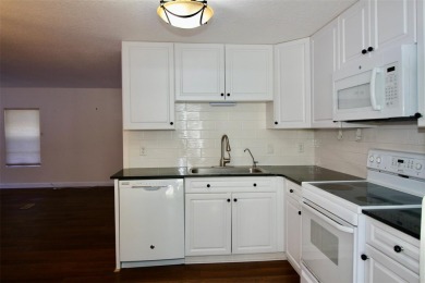 **GOLDEN GATE'S BOLD AND BEAUTIFUL!** Magnificent 2 bedroom, 2 on Mainlands Golf Club in Florida - for sale on GolfHomes.com, golf home, golf lot