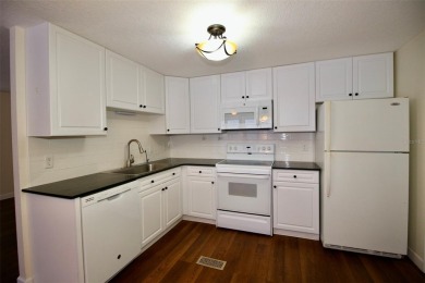 **GOLDEN GATE'S BOLD AND BEAUTIFUL!** Magnificent 2 bedroom, 2 on Mainlands Golf Club in Florida - for sale on GolfHomes.com, golf home, golf lot