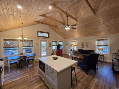 Cozy cabin for the perfect weekend retreat on Greers Ferry Lake on Tannenbaum Golf Club in Arkansas - for sale on GolfHomes.com, golf home, golf lot