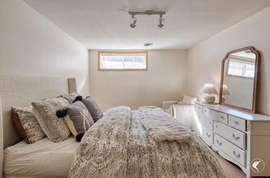 Welcome to your dream Adirondack retreat! This expansive on  in New York - for sale on GolfHomes.com, golf home, golf lot