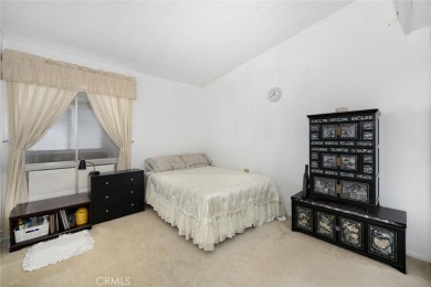 Drive-up location 1 bed/1 bath home with enclosed patio and on Leisure World Seal Beach Golf Course in California - for sale on GolfHomes.com, golf home, golf lot