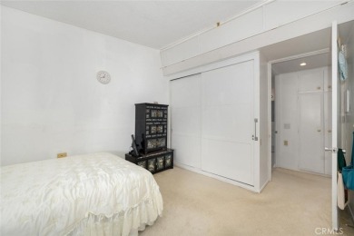 Drive-up location 1 bed/1 bath home with enclosed patio and on Leisure World Seal Beach Golf Course in California - for sale on GolfHomes.com, golf home, golf lot