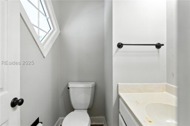 This 4 bedroom 3 and half bath cottage is located in Haig Point on Haig Point Golf Club in South Carolina - for sale on GolfHomes.com, golf home, golf lot