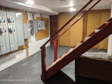 A RARE opportunity to own a well-maintained, all brick 6 family on Silver Lake Golf Course in New York - for sale on GolfHomes.com, golf home, golf lot