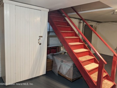 A RARE opportunity to own a well-maintained, all brick 6 family on Silver Lake Golf Course in New York - for sale on GolfHomes.com, golf home, golf lot