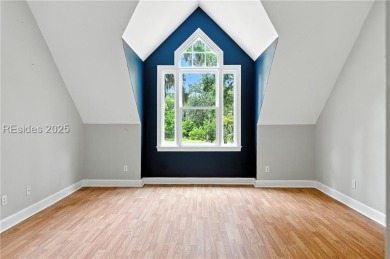 This 4 bedroom 3 and half bath cottage is located in Haig Point on Haig Point Golf Club in South Carolina - for sale on GolfHomes.com, golf home, golf lot