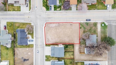 Located just blocks from the municipal golf course, this rare on Desert Canyon Golf Course in Idaho - for sale on GolfHomes.com, golf home, golf lot