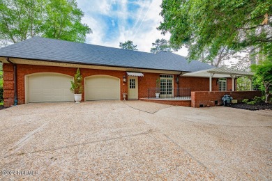 Nestled on 0.95 acre lot in the heart of Trent Woods, this on New Bern Golf and Country Club in North Carolina - for sale on GolfHomes.com, golf home, golf lot