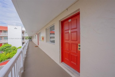 Welcome to tranquil 55+ living in Inverrary! This charming on Inverrary Country Club in Florida - for sale on GolfHomes.com, golf home, golf lot