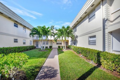 Welcome to 704 Saxony O, a beautifully renovated 2nd-floor condo on Kings Point Golf -Flanders Way in Florida - for sale on GolfHomes.com, golf home, golf lot