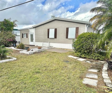 New Lower Price! Gorgeous Decorator 2006, 28x52/55, 1540 sq. ft on Mainlands Golf Club in Florida - for sale on GolfHomes.com, golf home, golf lot