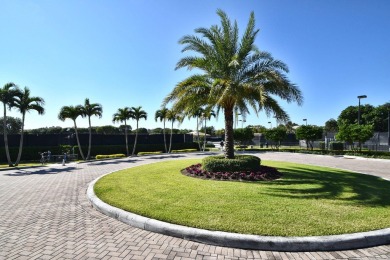 Boca Pointe Condo 2 Bedroom 2 Bath NEAR ELEVATOR Overlooking the on Boca Pointe Country Club in Florida - for sale on GolfHomes.com, golf home, golf lot