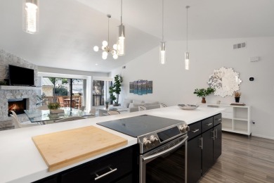 Beautifully remodeled one-story townhome in prime Horseshoe Bay on Slick Rock Golf Course - Horseshoe Bay in Texas - for sale on GolfHomes.com, golf home, golf lot