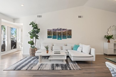 Beautifully remodeled one-story townhome in prime Horseshoe Bay on Slick Rock Golf Course - Horseshoe Bay in Texas - for sale on GolfHomes.com, golf home, golf lot