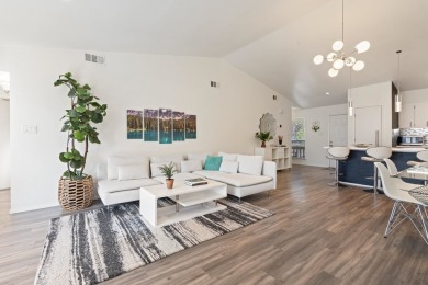 Beautifully remodeled one-story townhome in prime Horseshoe Bay on Slick Rock Golf Course - Horseshoe Bay in Texas - for sale on GolfHomes.com, golf home, golf lot