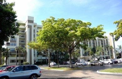 Recently updated 2 BD 2 BA Condo Unit on  in Florida - for sale on GolfHomes.com, golf home, golf lot