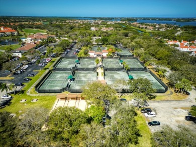 REPIPED. LOOK NO FURTHER! GRAND HARBOR IS THE ULTIMATE on Oak Harbor Country Club in Florida - for sale on GolfHomes.com, golf home, golf lot