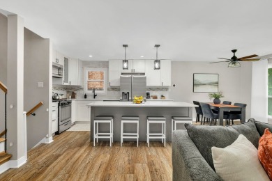 ABOUT THIS HOME: This beautifully renovated home offers on Ravisloe Country Club in Illinois - for sale on GolfHomes.com, golf home, golf lot