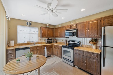 Leisure Village West- This 2 bedroom, 2 bath home is located on Leisure Village West Assoc. in New Jersey - for sale on GolfHomes.com, golf home, golf lot