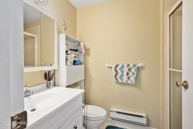 Leisure Village West- This 2 bedroom, 2 bath home is located on Leisure Village West Assoc. in New Jersey - for sale on GolfHomes.com, golf home, golf lot