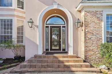 Showstopping custom home in sought-after Mariners Cove of Oak on Oak Harbor Golf Club in Louisiana - for sale on GolfHomes.com, golf home, golf lot