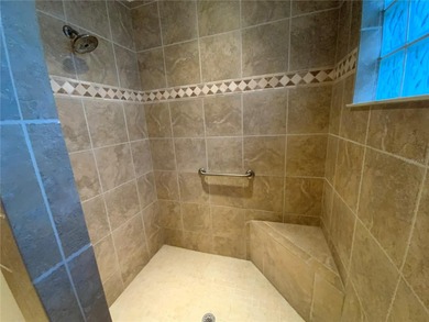 * A RARE FIND BETWEEN THE 466's *A NEIGHBORHOOD THE NEIGHBORS on Glenview Championship Golf and Country Club in Florida - for sale on GolfHomes.com, golf home, golf lot