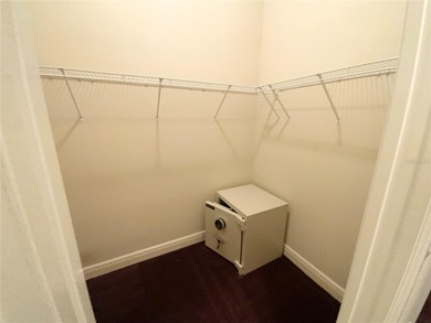 * A RARE FIND BETWEEN THE 466's *A NEIGHBORHOOD THE NEIGHBORS on Glenview Championship Golf and Country Club in Florida - for sale on GolfHomes.com, golf home, golf lot