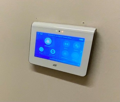 * A RARE FIND BETWEEN THE 466's *A NEIGHBORHOOD THE NEIGHBORS on Glenview Championship Golf and Country Club in Florida - for sale on GolfHomes.com, golf home, golf lot