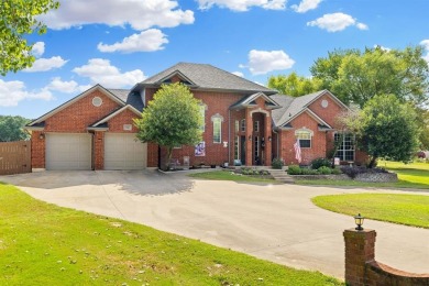 GOLF VIEW, BALCONY, ACROSS FROM WALKING TRAIL! Nestled in the on Lake Kiowa Golf Course in Texas - for sale on GolfHomes.com, golf home, golf lot