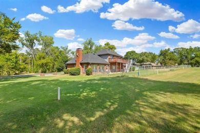 GOLF VIEW, BALCONY, ACROSS FROM WALKING TRAIL! Nestled in the on Lake Kiowa Golf Course in Texas - for sale on GolfHomes.com, golf home, golf lot