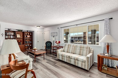 ***FREE SOLAR!!!...SINGLE STORY...MOVE-IN READY...MINT CONDITION on Sun City Lakes West and East in Arizona - for sale on GolfHomes.com, golf home, golf lot