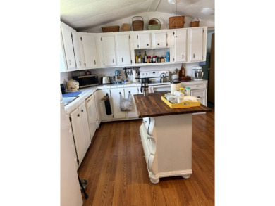 -Updated Bathroom- -Large Rooms- -Great Lot- -Golf Cart on Sebring Lakeside Golf Resort in Florida - for sale on GolfHomes.com, golf home, golf lot