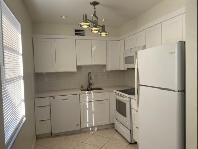 Beautiful remodeled 2 bedroom. New kitchen- new appliances - on Kings Point Golf -Flanders Way in Florida - for sale on GolfHomes.com, golf home, golf lot