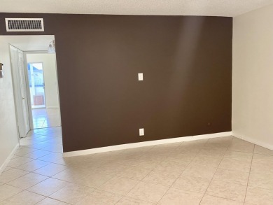 Beautiful remodeled 2 bedroom. New kitchen- new appliances - on Kings Point Golf -Flanders Way in Florida - for sale on GolfHomes.com, golf home, golf lot