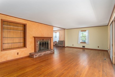 Rare opportunity near Waynesville Country Club! Spacious 4BD/4BA on Waynesville Country Club Inn in North Carolina - for sale on GolfHomes.com, golf home, golf lot