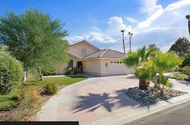 4 bedrooms, 3 baths, this updated home is on the Palm Desert on Palm Desert Country Club in California - for sale on GolfHomes.com, golf home, golf lot