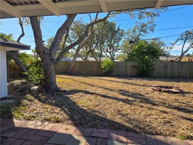Cute 3/2/2 in the coveted Subdivision of Little Bay Shores! on Rockport Country Club in Texas - for sale on GolfHomes.com, golf home, golf lot