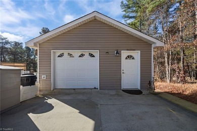 Nationally recognized Donald Gardner Design of the Year (2000) on Caswell Pines Golf Club in North Carolina - for sale on GolfHomes.com, golf home, golf lot