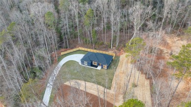 Price Below Recent Appraisal! 3 Bed | 2 Bath | 1,700 +/- Sqft | on The Rock At Jocassee in South Carolina - for sale on GolfHomes.com, golf home, golf lot