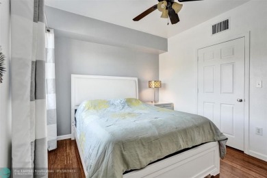 Welcome to this updated condo in Emerald Dunes, West Palm Beach on Emerald Dunes Golf Club in Florida - for sale on GolfHomes.com, golf home, golf lot