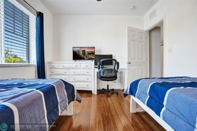 Welcome to this updated condo in Emerald Dunes, West Palm Beach on Emerald Dunes Golf Club in Florida - for sale on GolfHomes.com, golf home, golf lot