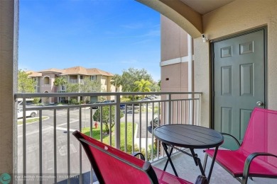 Welcome to this updated condo in Emerald Dunes, West Palm Beach on Emerald Dunes Golf Club in Florida - for sale on GolfHomes.com, golf home, golf lot